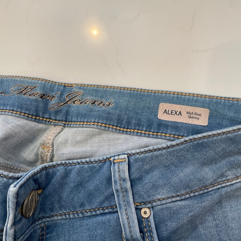 Jeans - Picture 3 of 4